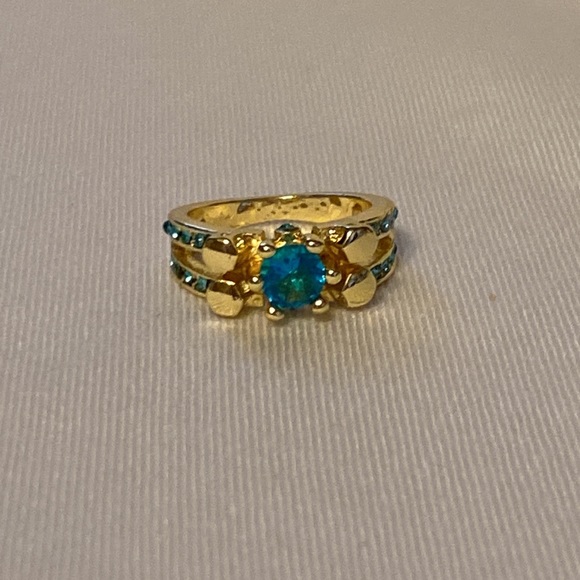 Gold Tone Blue Gem Ring, Size 7 - Picture 5 of 5